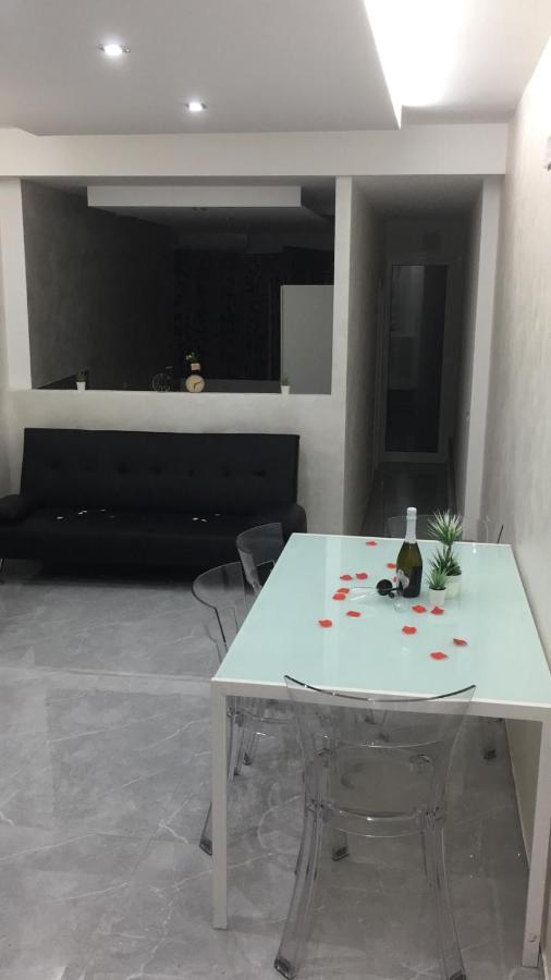 Le Rocce Nere Apart otel Giardini Naxos Dış mekan fotoğraf